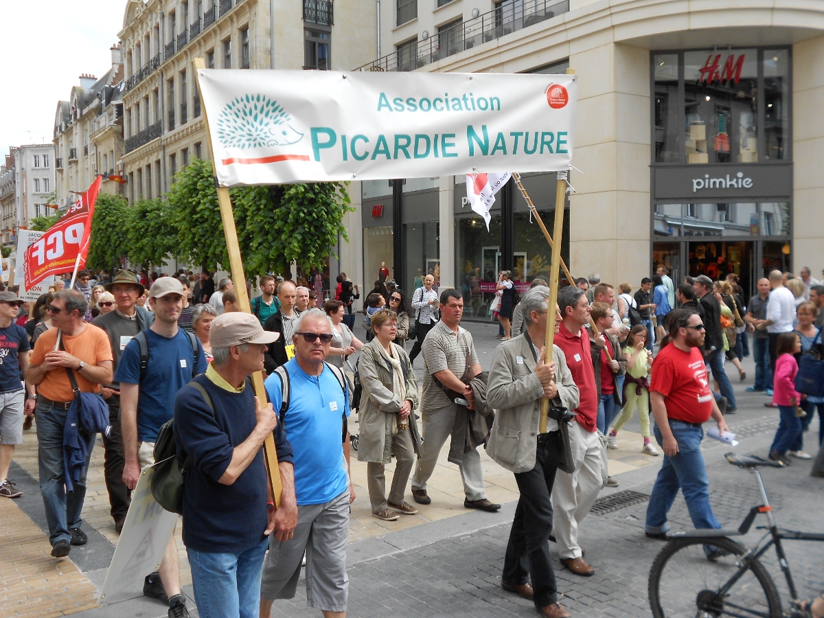 Manifestation contre les 1000 vaches